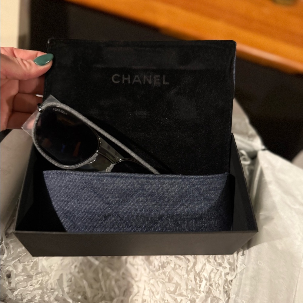 CHANEL Black and Gray Sunglasses - Picture 2 of 13